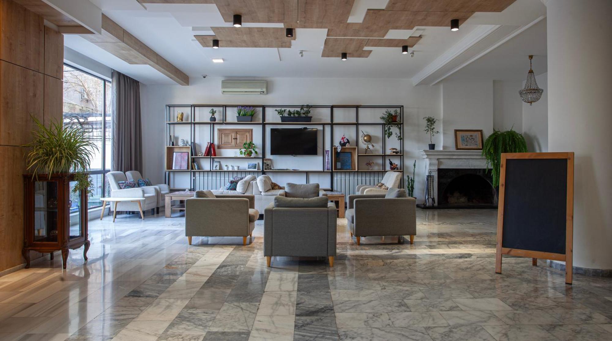 Alliance Hotel Tbilisi Exteriör bild