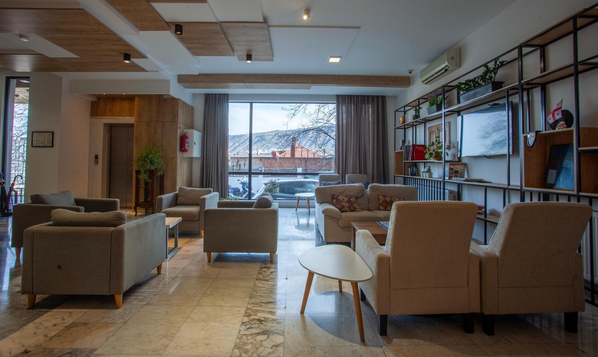 Alliance Hotel Tbilisi Exteriör bild