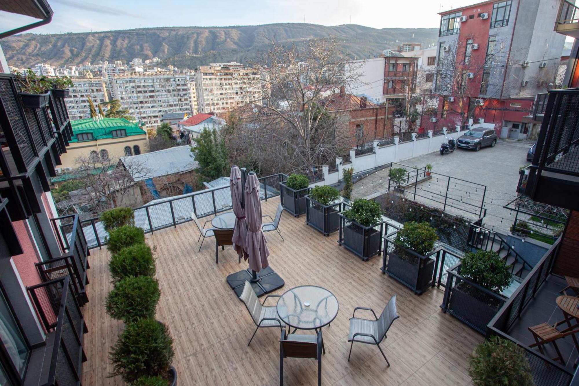 Alliance Hotel Tbilisi Exteriör bild