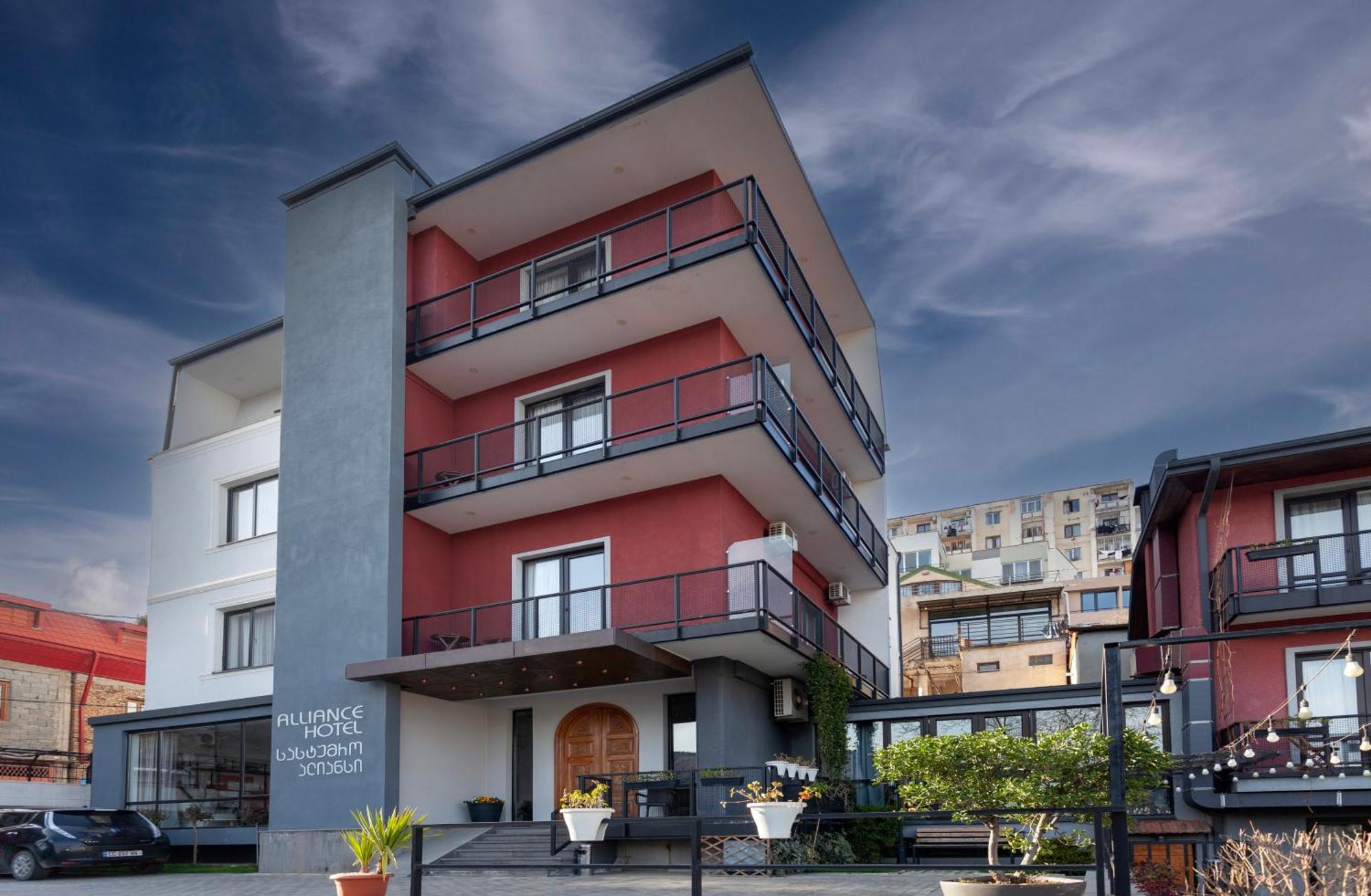 Alliance Hotel Tbilisi Exteriör bild