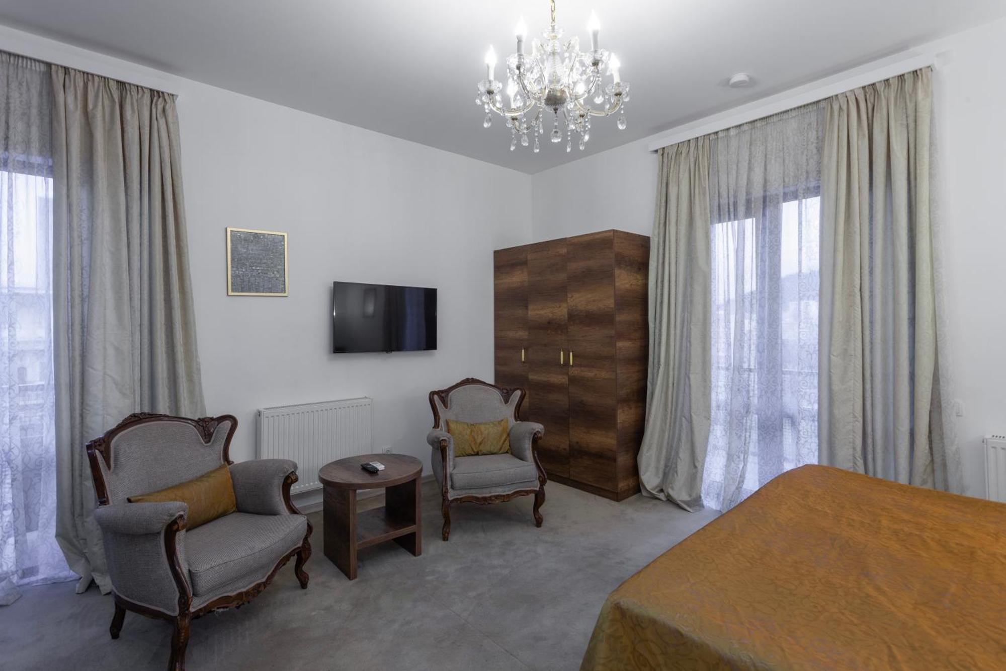 Alliance Hotel Tbilisi Exteriör bild