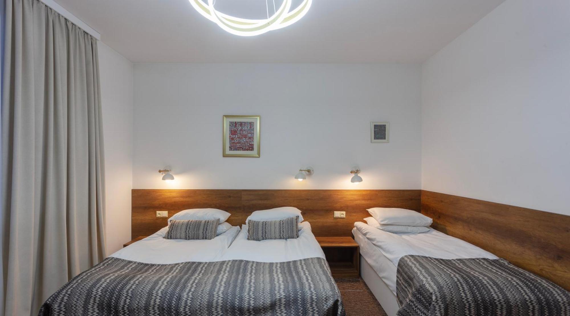 Alliance Hotel Tbilisi Exteriör bild