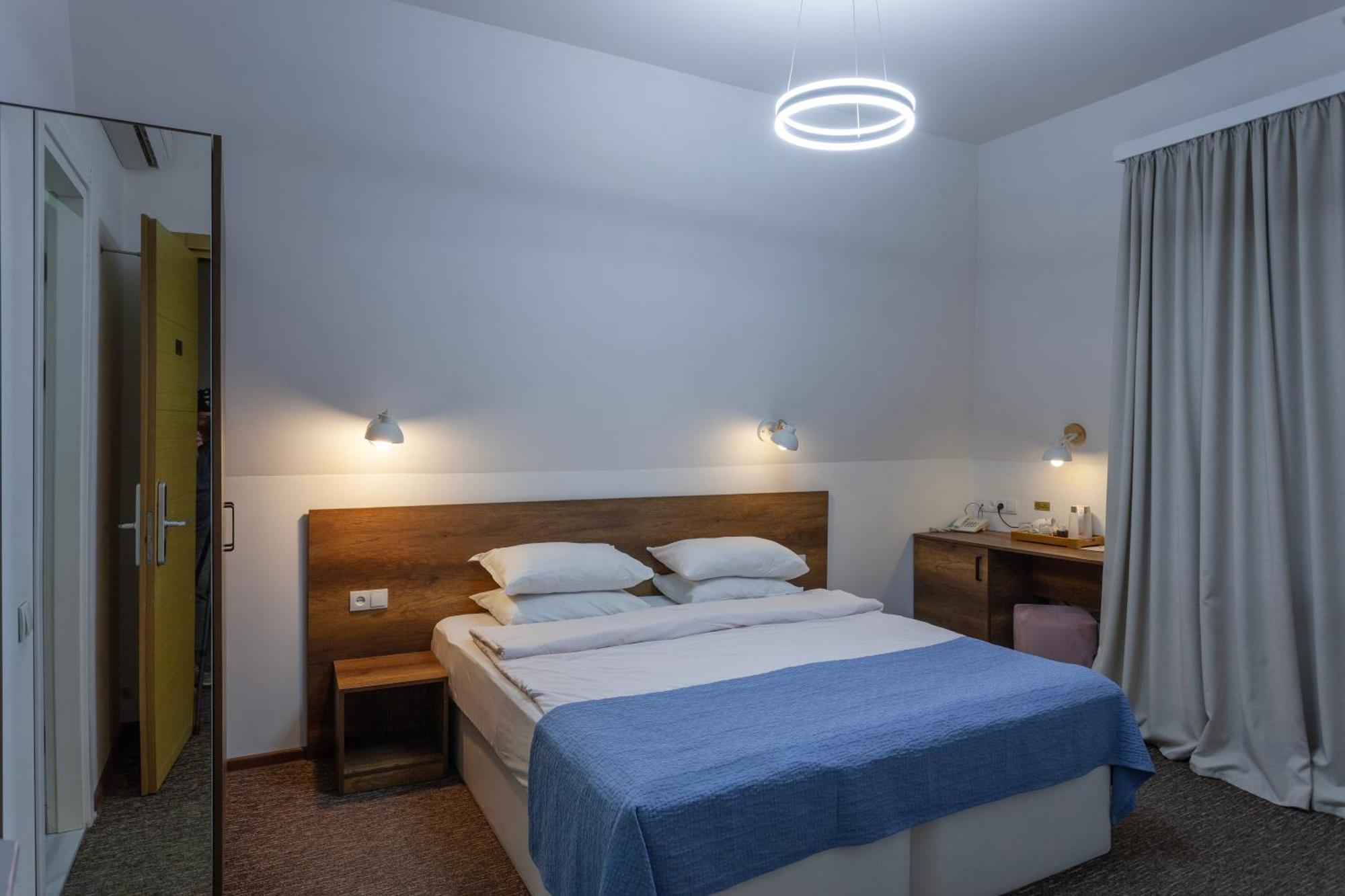 Alliance Hotel Tbilisi Exteriör bild