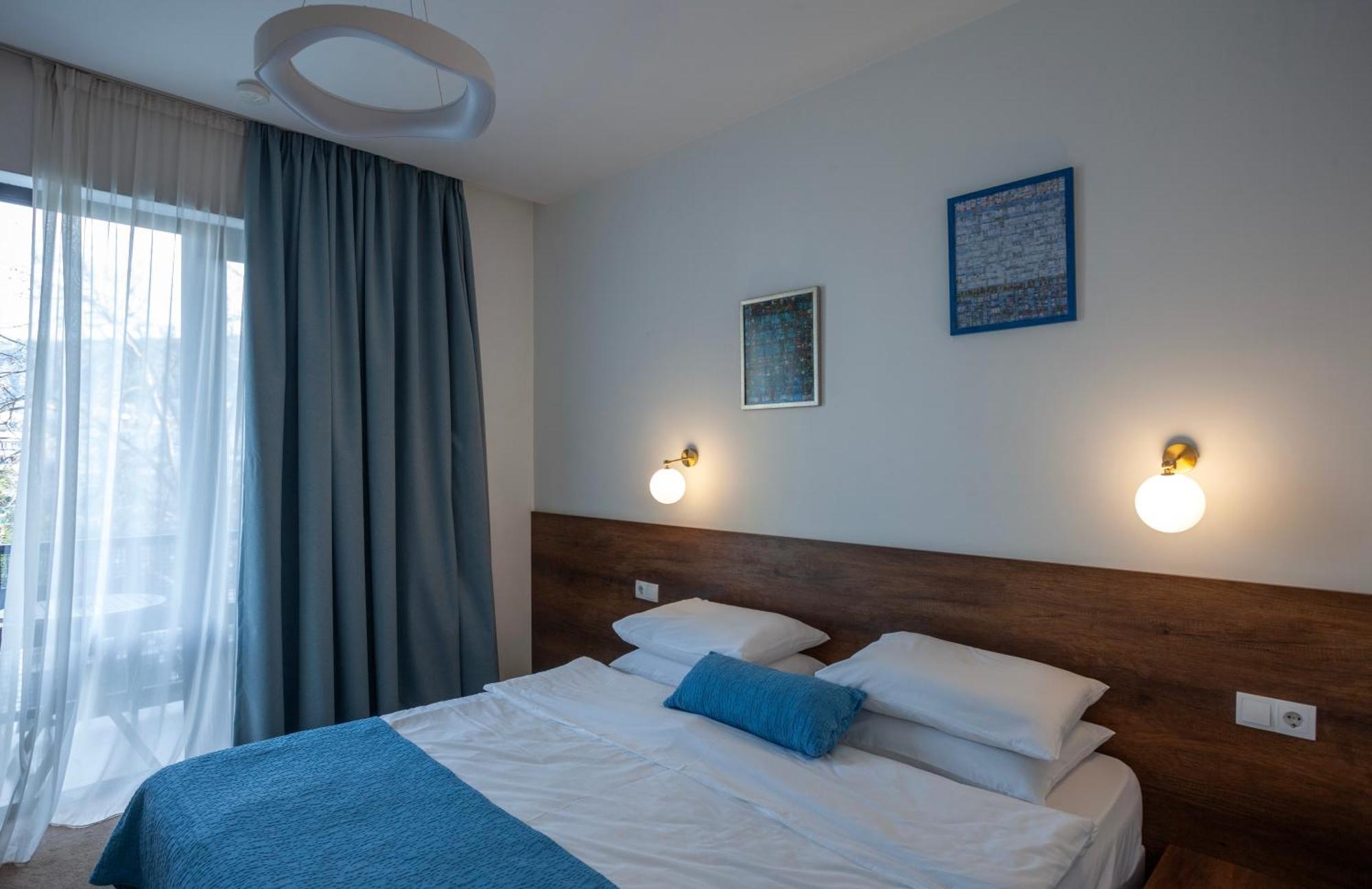 Alliance Hotel Tbilisi Exteriör bild